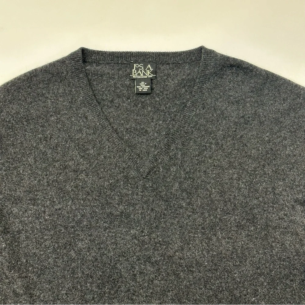 Jos A Bank Men’s Size XL 100% Cashmere V Neck Pullover Charcoal Gray Sweater